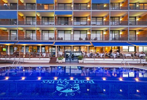 Empuriabrava Hotel | Relax at Port Salins: Oceanfront Bliss and 4-Star Comfort