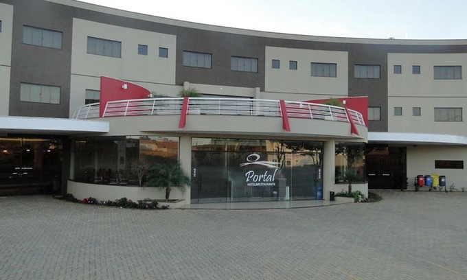 Carlopolis Hotel | Family-Friendly Hotel Portal with High Guest Ratings