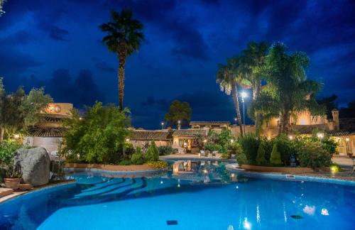 Parghelia Hotel | Relax at Hotel Porto Pirgos with Ocean Views & Pool Access