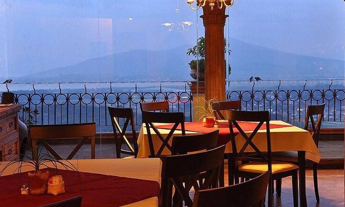 Patzcuaro Hotel | Relax at Hotel Porton Del Cielo with Pool and Spa Access