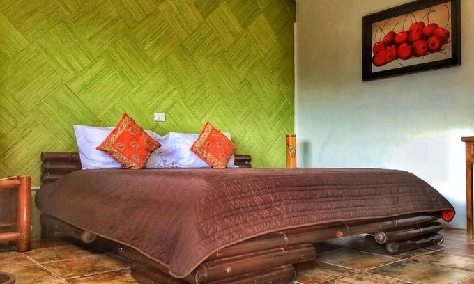 Cuetzalan del Progreso Hotel | Discover Comfort at Hotel Posada Jarritos with Breakfast & Dining