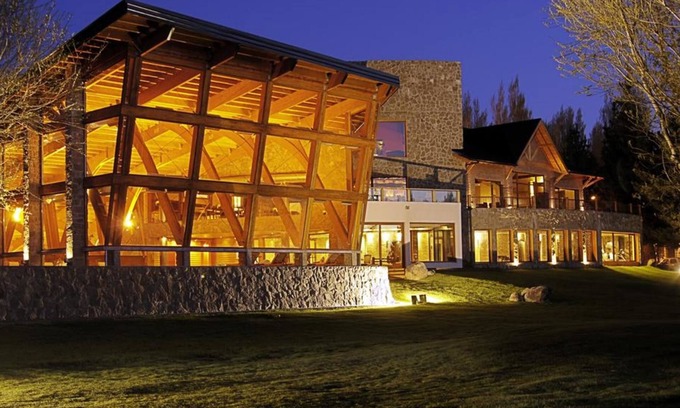 El Calafate Hotel | Relax at Hotel Posada Los Alamos: 4-Star Comfort Awaits