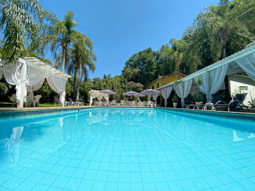 Itapevi Hotel | Discover HOTEL POUSADA PARAÍSO: Pet-Friendly Oceanfront Retreat