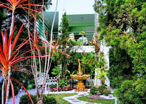 Praia dos Amores Hotel | Cozy Hotel Pousada Reimar with Pool and Ocean View
