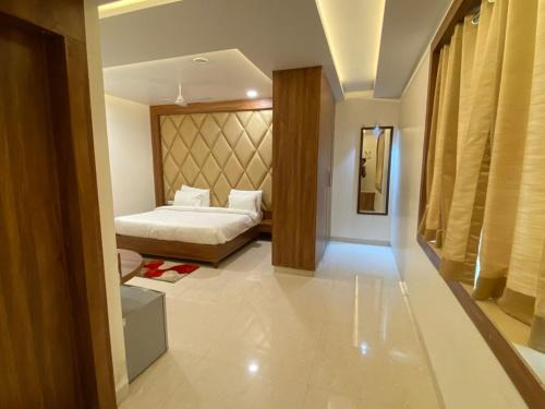 Gorakhpur Hotel | Budget-Friendly Hotel Pradeep Star Inn with Breakfast Included