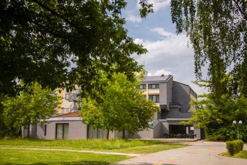 Prebold Hotel | Pet-Friendly Hotel Prebold with Spa and Hot Tub Amenities