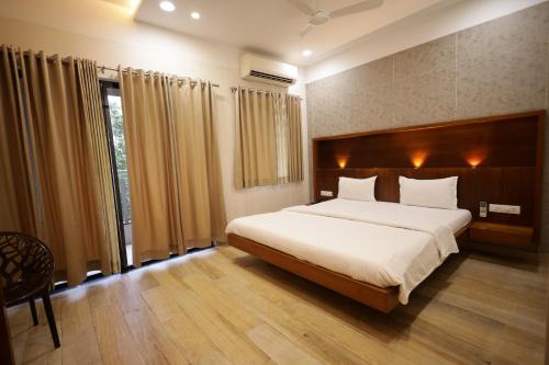 Aurangabad Hotel | Quality Stay at Hotel President Banquet & Lawn with Breakfast