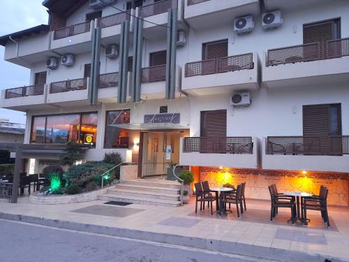 Loutra Ypatis Hotel | Discover Comfort at Hotel Prigipikon Suites & Sofites