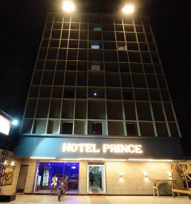 Paltan Bazaar Hotel | Budget-Friendly Hotel Prince: Family and Accessibility Focused
