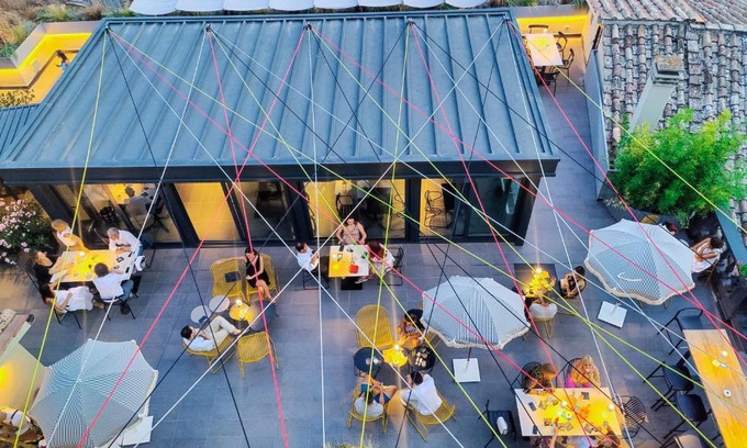 Old Town Hotel | Discover Hotel Priori Secret Garden: Pet-Friendly Retreat