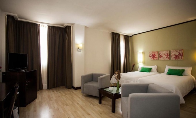 Ocana Hotel | Pet-Friendly Hotel Puerta de Ocaña with Family Amenities