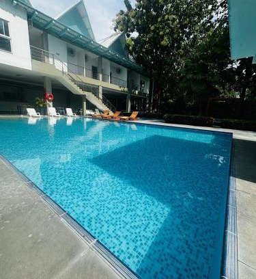 Puerto Triunfo Hotel | Discover Hotel Puerto Triunfo: Pet-Friendly Oasis with Pool