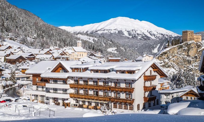 Ladis Hotel | Discover Hotel Puint: Pet-Friendly Oceanfront Retreat