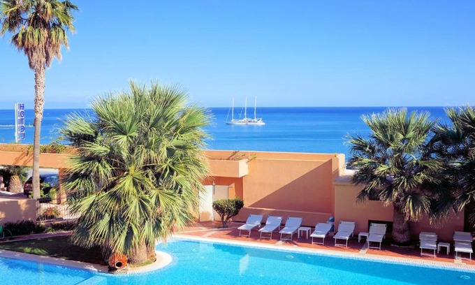 Castellammare del Golfo Hotel | Experience Coastal Bliss at Hotel Punta Nord Est