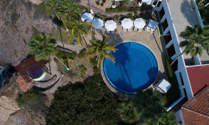 Tenacatita Resort | Exclusive Retreat at Hotel Punta Serena & Resorts for Couples