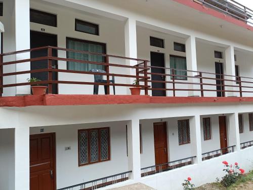 Narainkoti Hotel | Budget-Friendly Stay at Hotel Pushpdeep with Restaurant Access