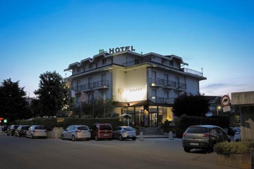 Caraglio Hotel | Hotel Quadrifoglio: Highly Rated with Family-Friendly Amenities