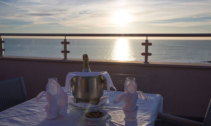 Cavacos Hotel | Relax at Hotel Quarteirasol: 4-Star Comfort & Amenities