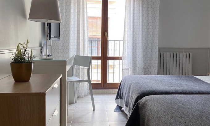 Zaragoza Old Town Hotel | Relax at Hotel Río Arga: Spa, Breakfast & Family Friendly