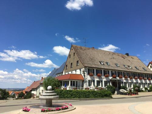 Huefingen Hotel | Comfortable Stay at Hotel Rössle with Pet-Friendly Perks
