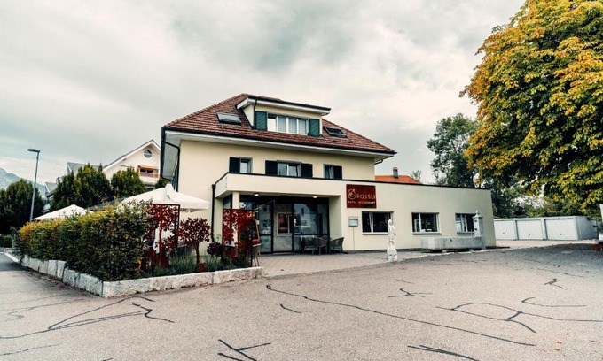 Luterbach Hotel | Discover Comfort at Hotel Rössli Luterbach - Pet Friendly Stay