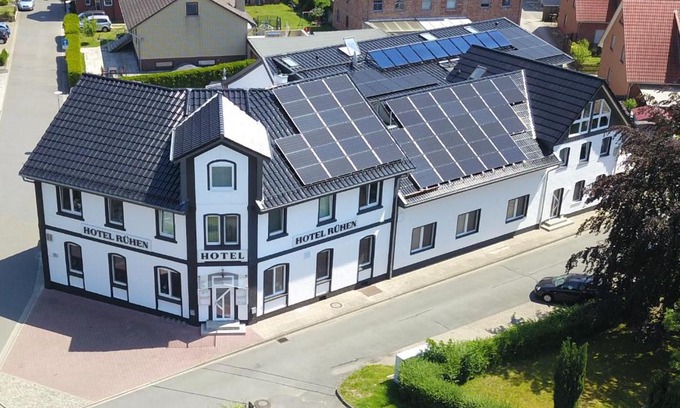 Brechtorf Hotel | Convenient Hotel Rühen with 24/7 Check-In & Free Parking