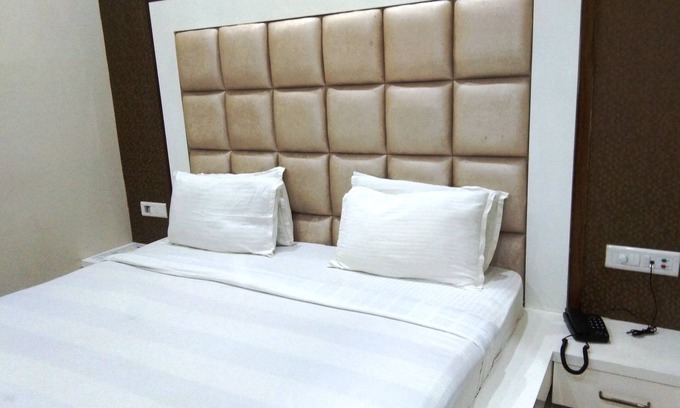 Rakabganj Hotel | Convenient Hotel R P: Family-Friendly with Great Amenities
