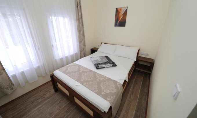 Bosanska Dubica House | Hotel Rafaelo: Family-Friendly Haven with Breakfast & Hot Tub