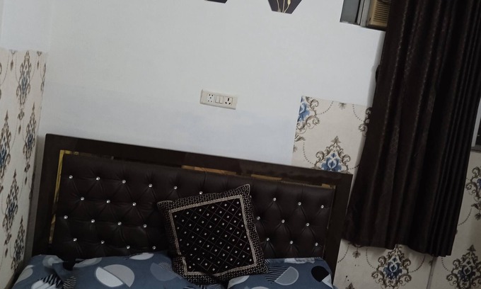 Ludhiana Hotel | Hotel Raj Mahal has Charming 6-bedroom hotel with AC and WiFi in LUDHIANA,