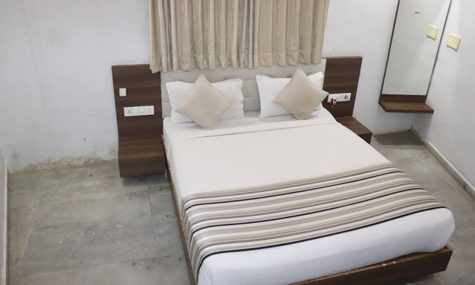 Mahesana Hotel | Budget-Friendly Stay at Hotel Rajpath Inn with Breakfast