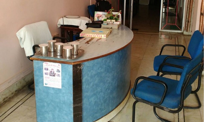 Hardoi House | Budget-Friendly Stay at Hotel Rama Palace with Breakfast