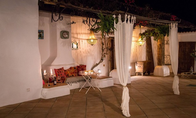 Jimena de la Frontera Hotel | Inviting Hotel Rancho Los Lobos: Pool, Spa & Family Friendly