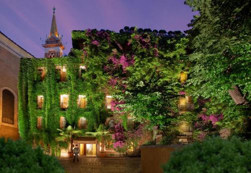 Rione V Ponte Hotel | Premier Retreat at Bio Hotel Raphael - Relais & Châteaux