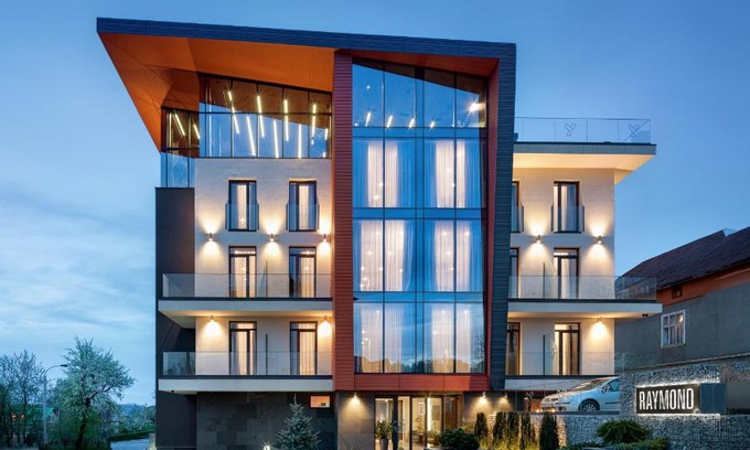 Truskavets Hotel | Idyllic Hotel Raymond: Oceanfront Views & Spa Retreat