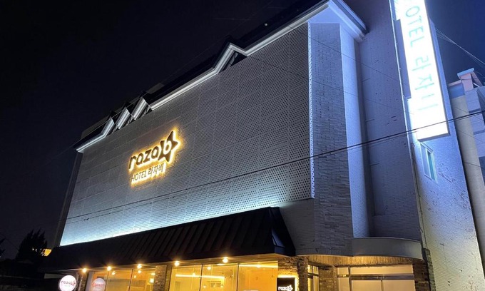 Pohang Hotel | Budget-Friendly Hotel razaB: Child-Friendly & Accessible Stay