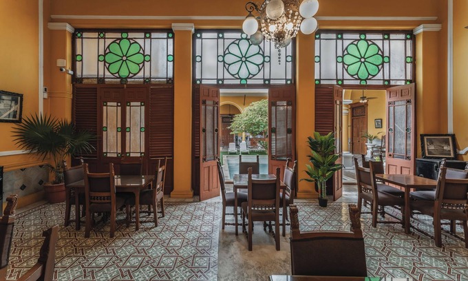 Centro Hotel | Discover Hotel Real Toledo by Kavia: Family-Friendly Retreat