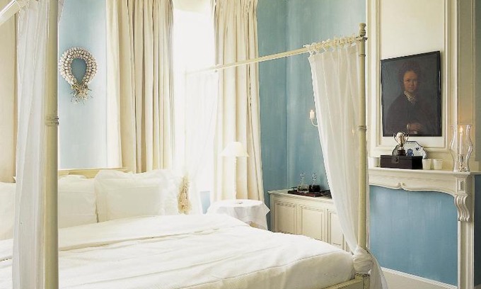 Poperinge Hotel | Discover Hotel Recour: 4-Star Stay with Pet-Friendly Comfort