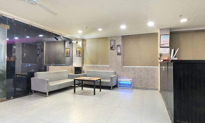 Noida Hotel | Budget-Friendly Hotel Red York with Family Amenities