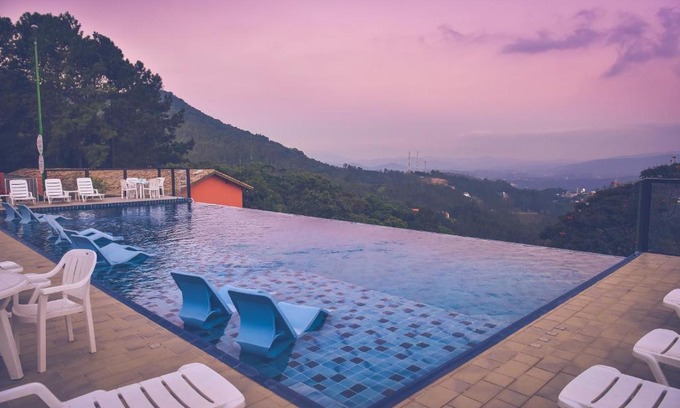 Mairipora Hotel | Charming Hotel Refúgio Vista Serrana: Oceanfront Retreat