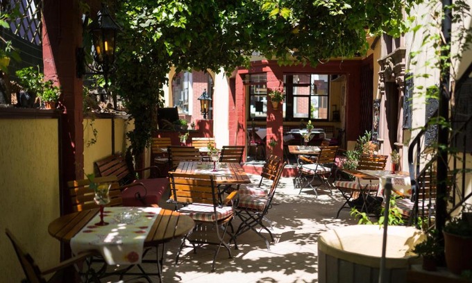 Krov House | Welcoming Hotel Reichsschenke Zum Ritter Götz "Garni" Stay