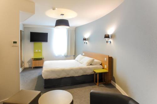 Bagnolet Hotel | Comfortable Stays at Hotel Reseda - Pet Friendly & Family Ready