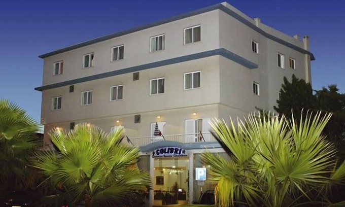 Costa de Caparica Hotel | Relaxing Retreat at Hotel Residencial Colibri with Spa & Dining