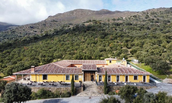 Montanchez Hotel | Experience Oceanfront Bliss at Hotel Resort Hípico El Hinojal