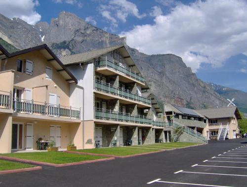 Saint-Julien-Mont-Denis Hotel | Pet-Friendly Comfort at Hotel Restaurant Lancheton