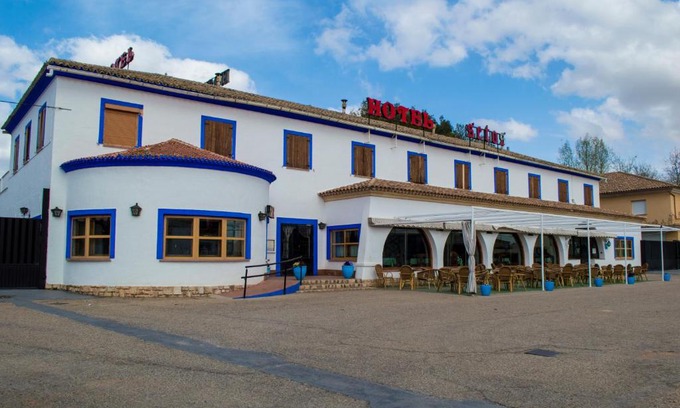 Motilla del Palancar Hotel | Pet-Friendly Retreat at Hotel Restaurante Setos