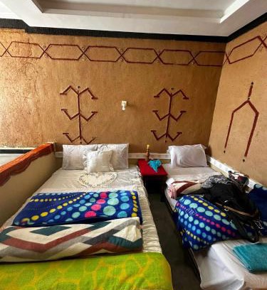 Bou Tharar Apartment | Highly Rated Hotel Restaurant Ait Saderat with Hot Tub