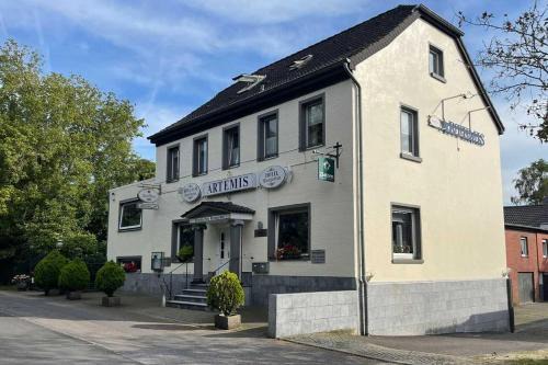 Willich Hotel | Pet-Friendly Retreat at Hotel Restaurant Artemis