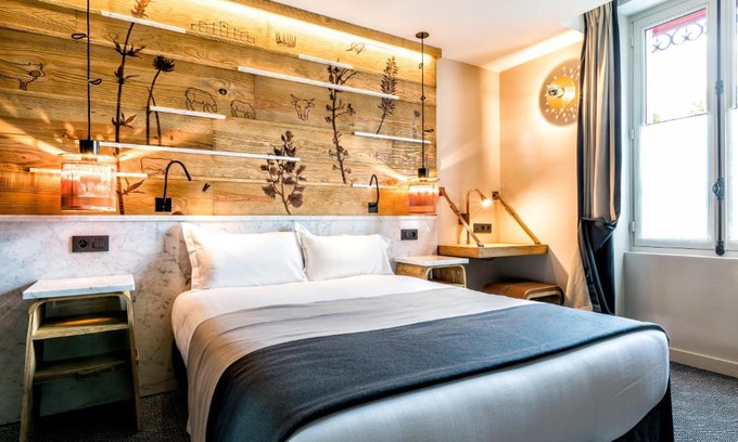 19th Arrondissement Hotel | Discover Hotel Restaurant Au Boeuf Couronné with Great Amenities