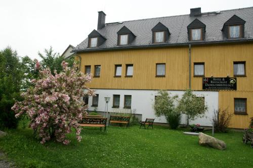 Lauter Hotel | Discover Hotel & Restaurant Danelchristelgut with Ocean Views