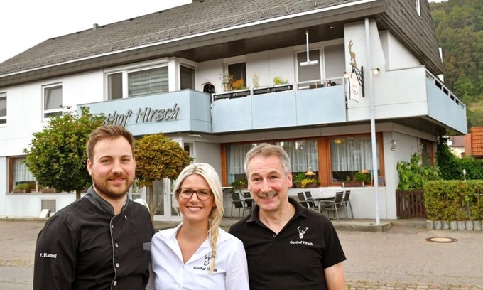 Schelklingen Hotel | Welcoming Hotel Restaurant Hirsch: Family-Friendly Dining Awaits